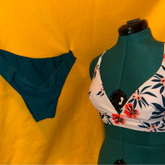 SHEIN floral bikini top with teal bottoms - Picture 1 of 3